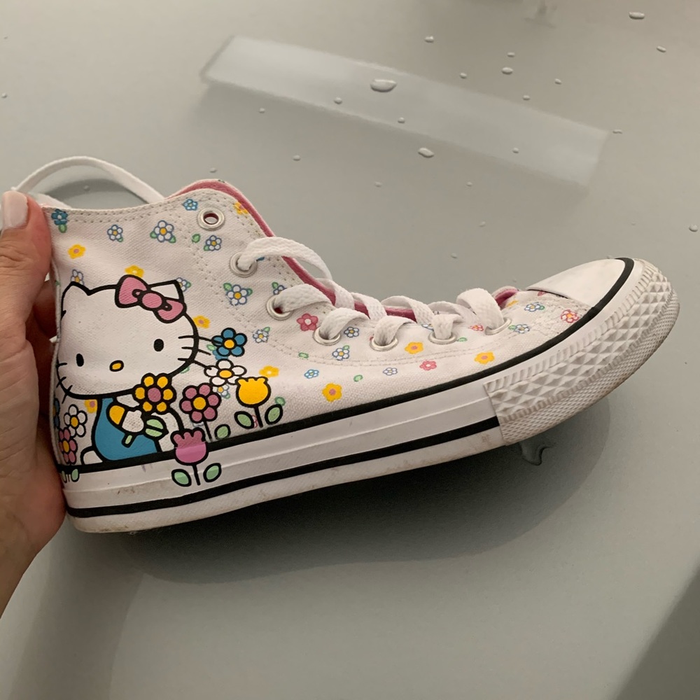 SOLD - Converse Hello Kitty